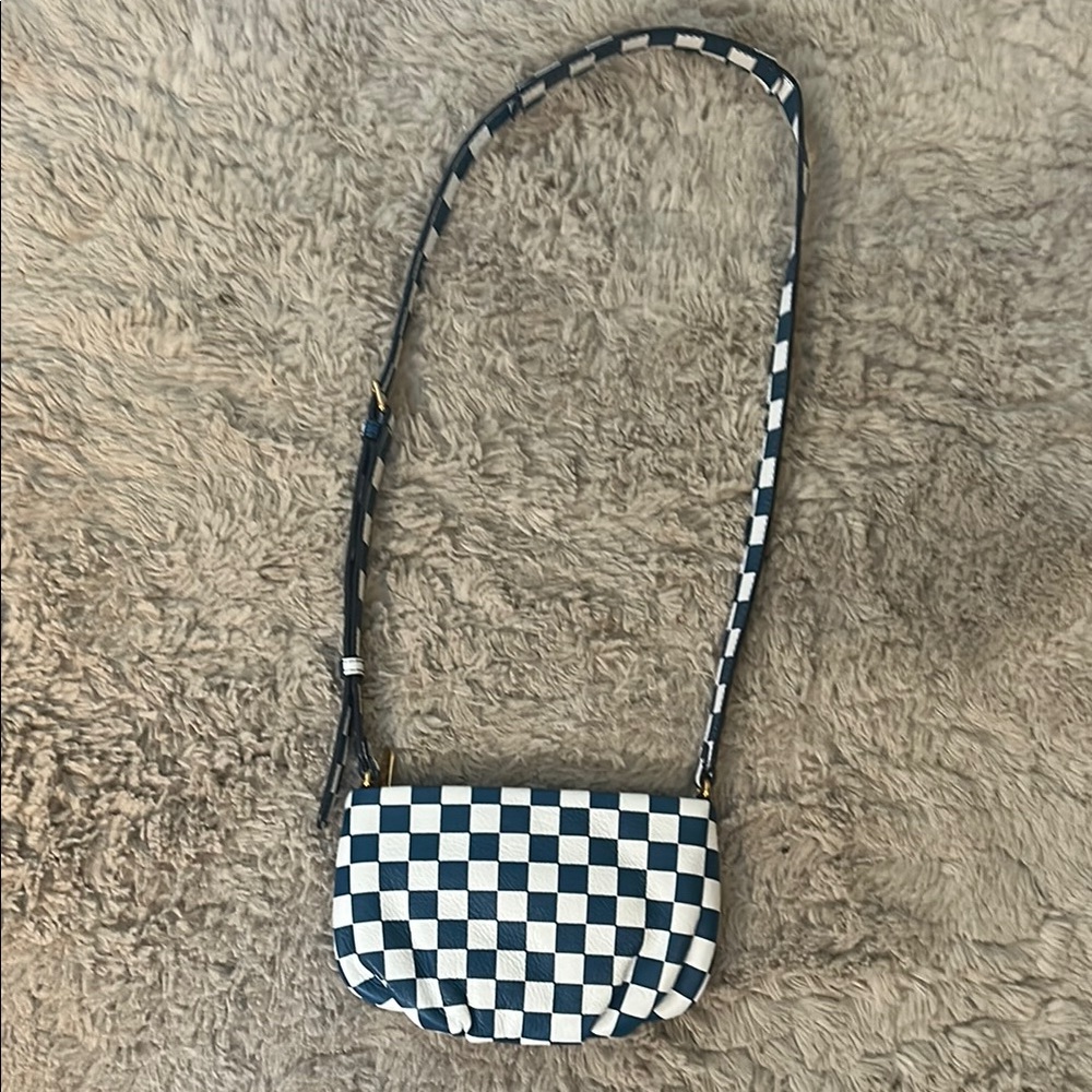 Marc Jacobs Black and White Crossbody Bag with Checkerboard Design - Picture 4 of 8